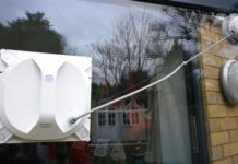 Ecovacs Robotics Přehled WINBOT-X